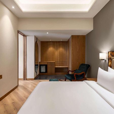 Ramada Encore By Wyndham Amritsar Airport Экстерьер фото
